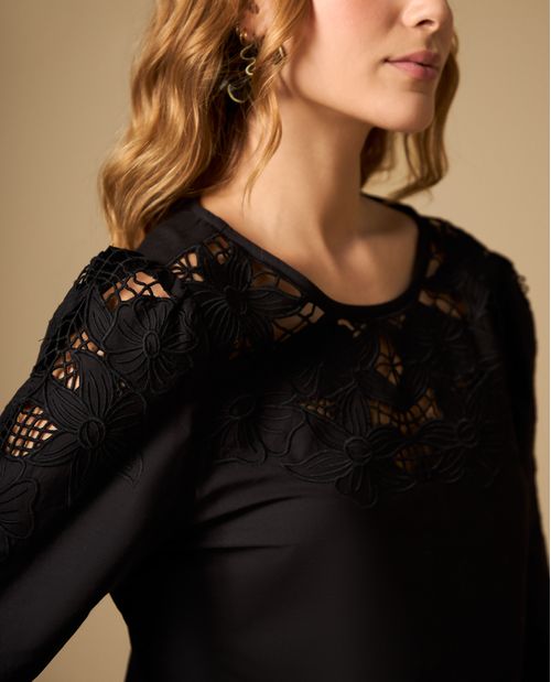 Camisa manga sisa con bordado floral