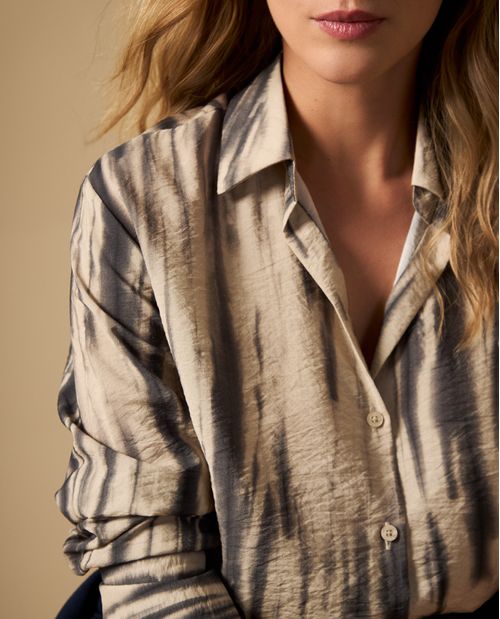 Camisa camisera manga larga con rayas difuminadas