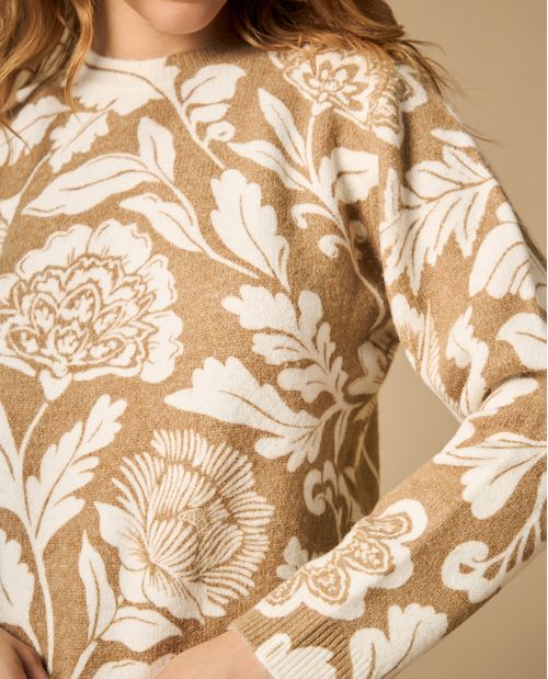 Suéter tejido cuello redondo con diseño floral