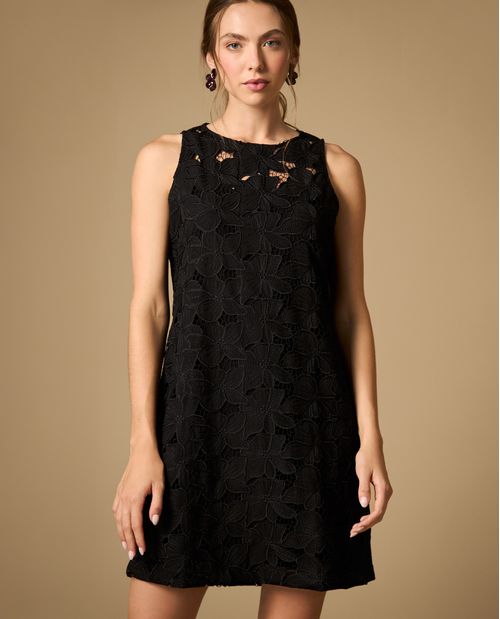 Vestido corto manga sisa con detalles de textura