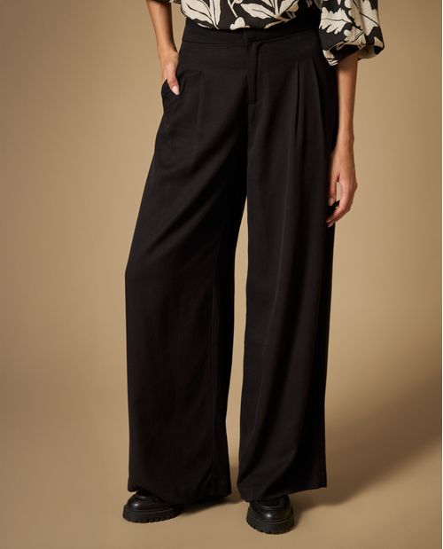 Pantalón palazzo tobillero de caída fluida