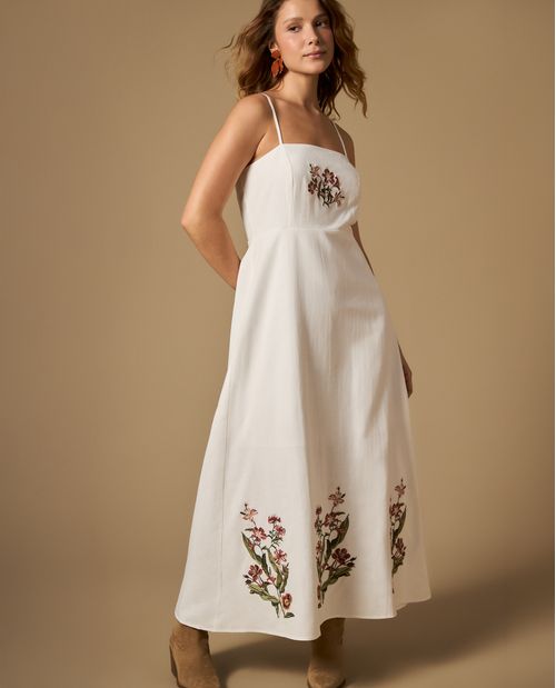Vestido largo bordado de flores