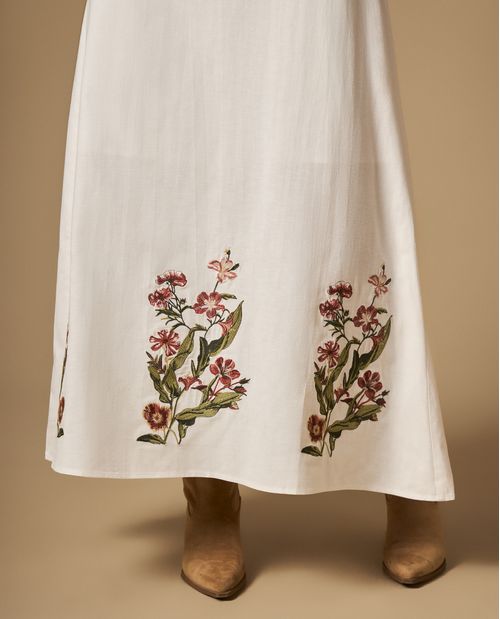 Vestido largo bordado de flores