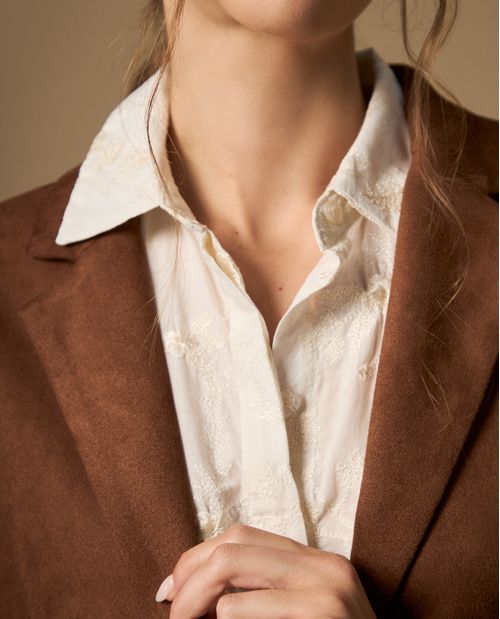 Blazer con solapas y cierre de botón silueta trench