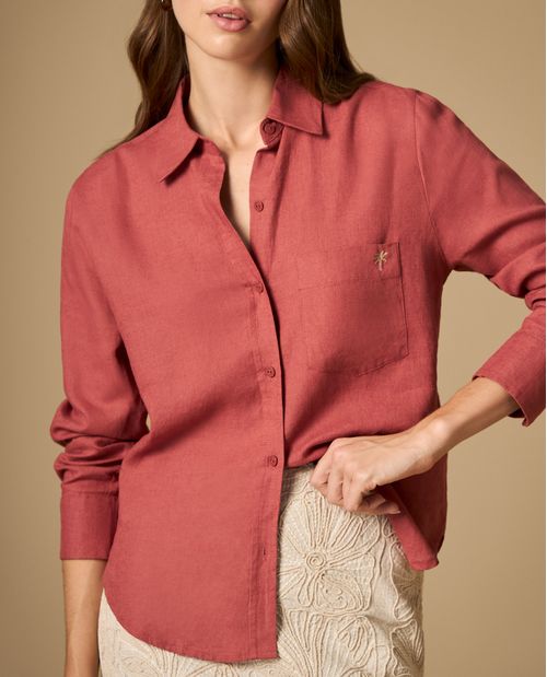 Camisa manga larga con bolsillo y bordado decorativo