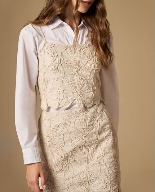 Camisa de tiras con bordado floral