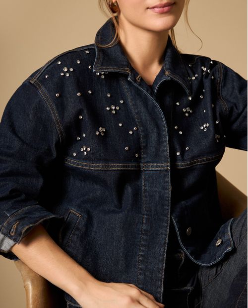 Chaqueta de denim con aplicaciones de cristales