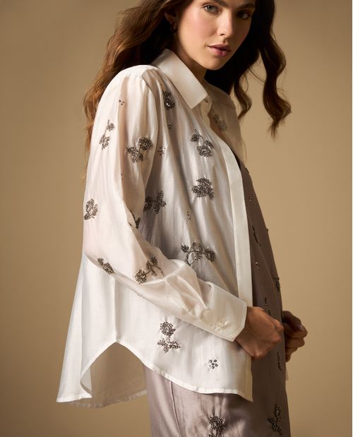Camisa manga larga con bordado floral