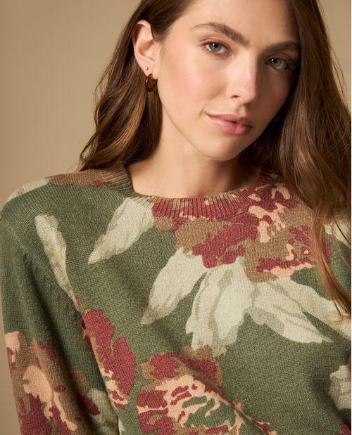 Suéter tejido cuello redondo con diseño floral