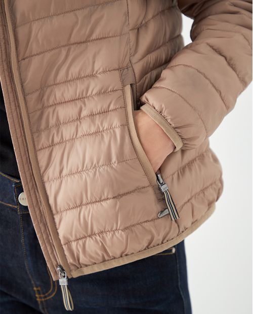 Chaqueta acolchada con capucha y cierre frontal