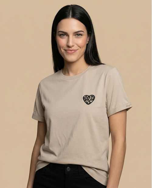 Camiseta cuello redondo con bordado en pecho