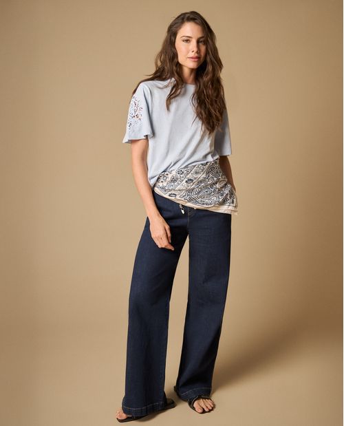 Pantalón denim liviano con pretina elástica y cordón ajustable
