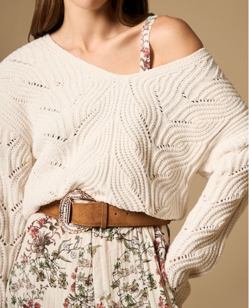 Suéter tejido con diseño de trenzas cuello redondo