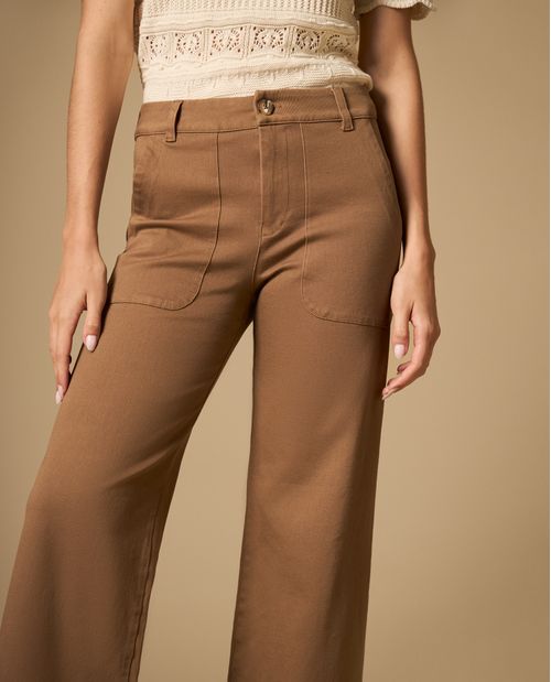 Pantalón pierna recta con tejido stretch