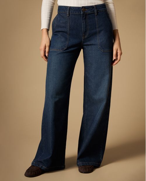 Jean wide leg con bolsillos parche