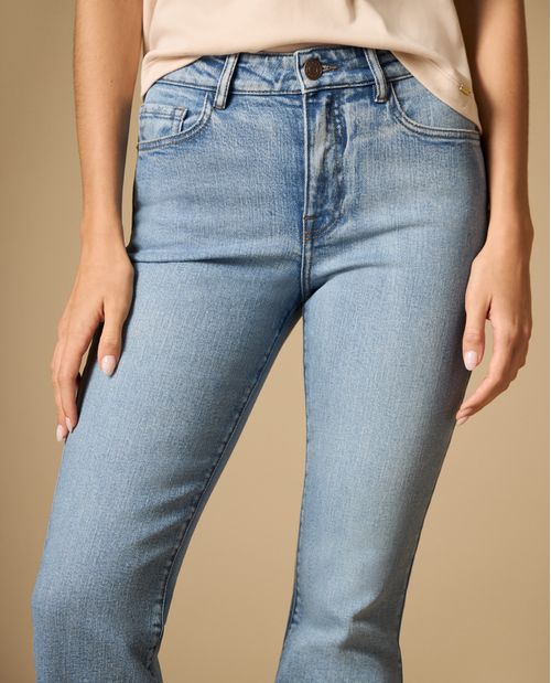 Jean flare largo regular tiro medio