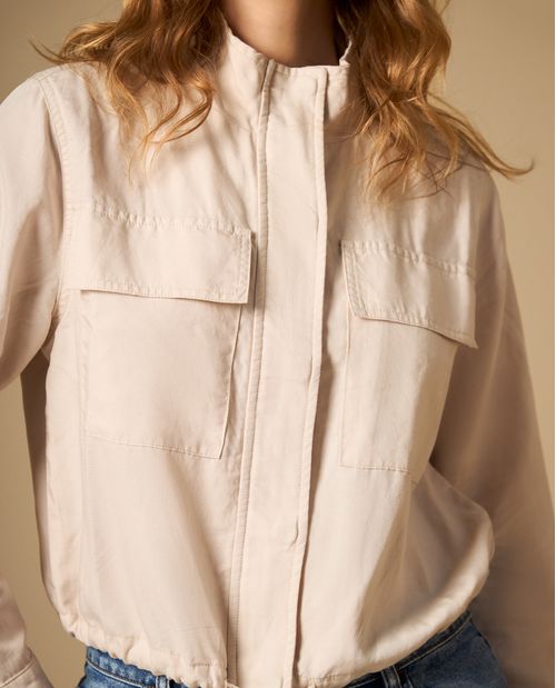 Chaqueta bomber ligera con bolsillos frontales