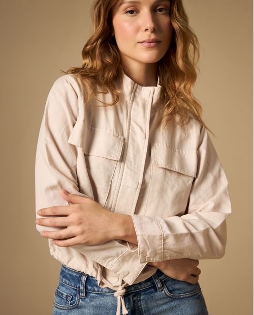 Chaqueta bomber ligera con bolsillos frontales