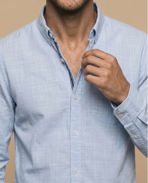 Camisa manga larga con cuello abotonado y microrayas para hombre