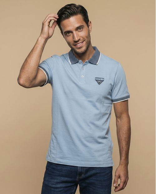 Polo manga corta con cuello camisero a rayas para hombre