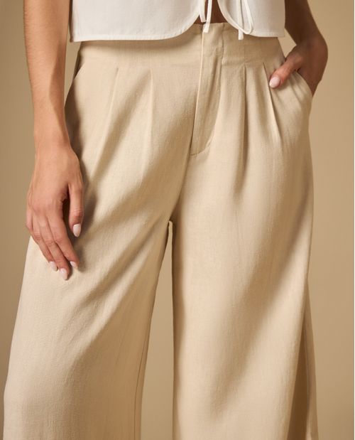 Pantalón recto con pinzas frontales