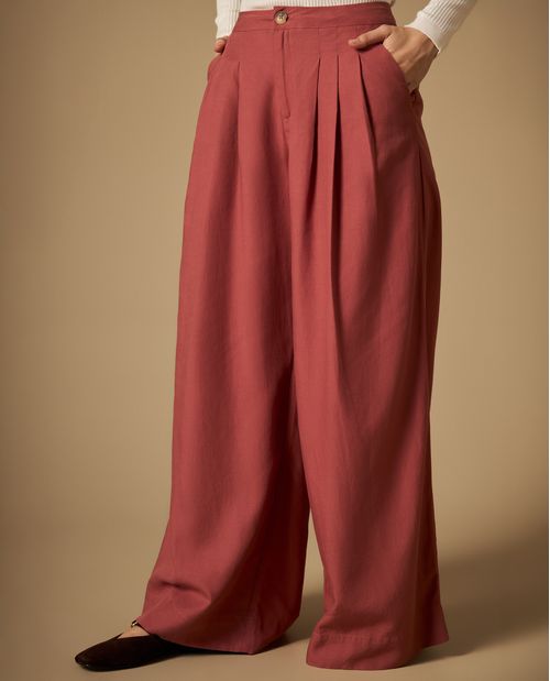 Pantalón chino con pinzas tiro alto pierna amplia
