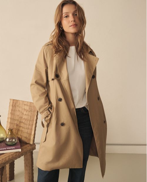 Trench largo con cinturón ajustable