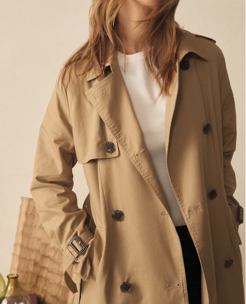 Trench largo con cinturón ajustable